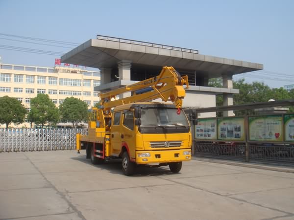 國五東風(fēng)雙排座18米高空作業(yè)車